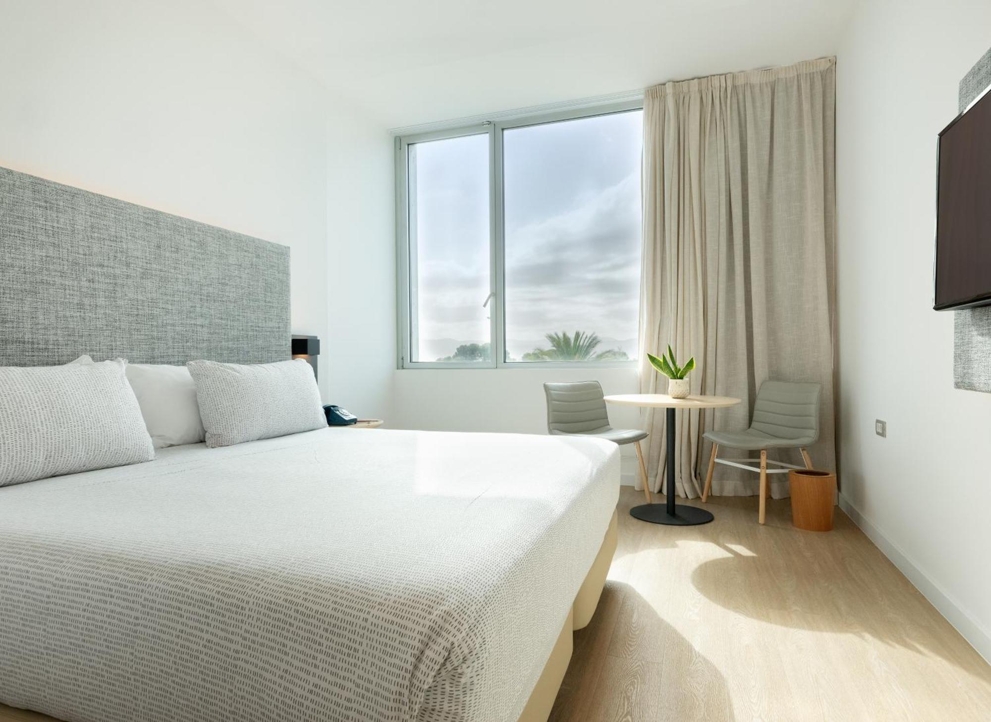 Hotel Barcelona Aeropuerto, affiliated by Meliá El Prat de Llobregat Esterno foto