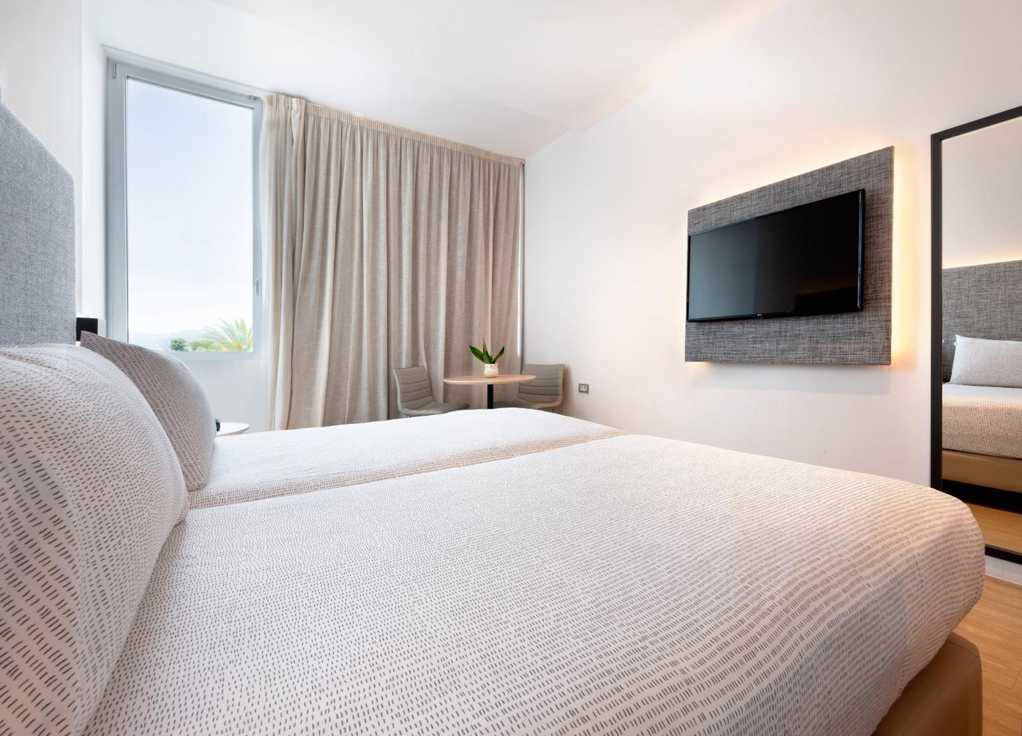 Hotel Barcelona Aeropuerto, affiliated by Meliá El Prat de Llobregat Esterno foto