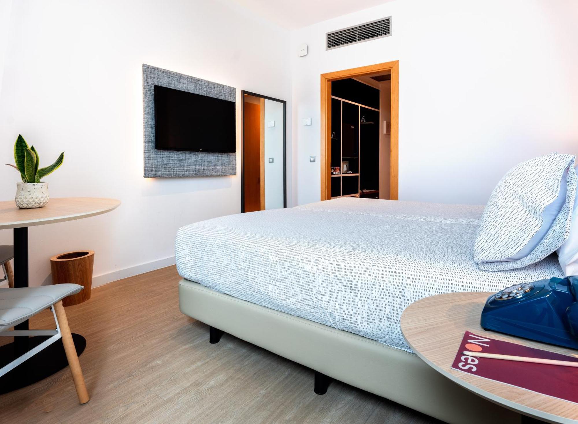 Hotel Barcelona Aeropuerto, affiliated by Meliá El Prat de Llobregat Esterno foto