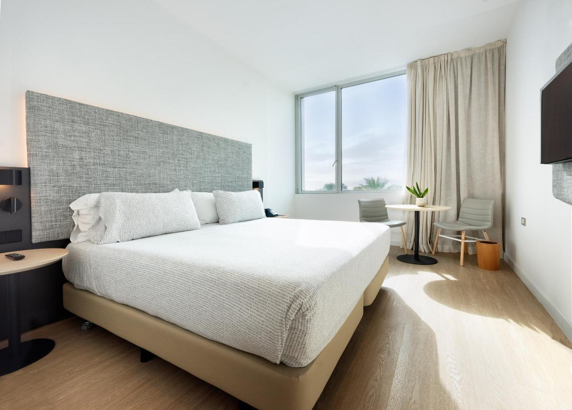 Hotel Barcelona Aeropuerto, affiliated by Meliá El Prat de Llobregat Esterno foto