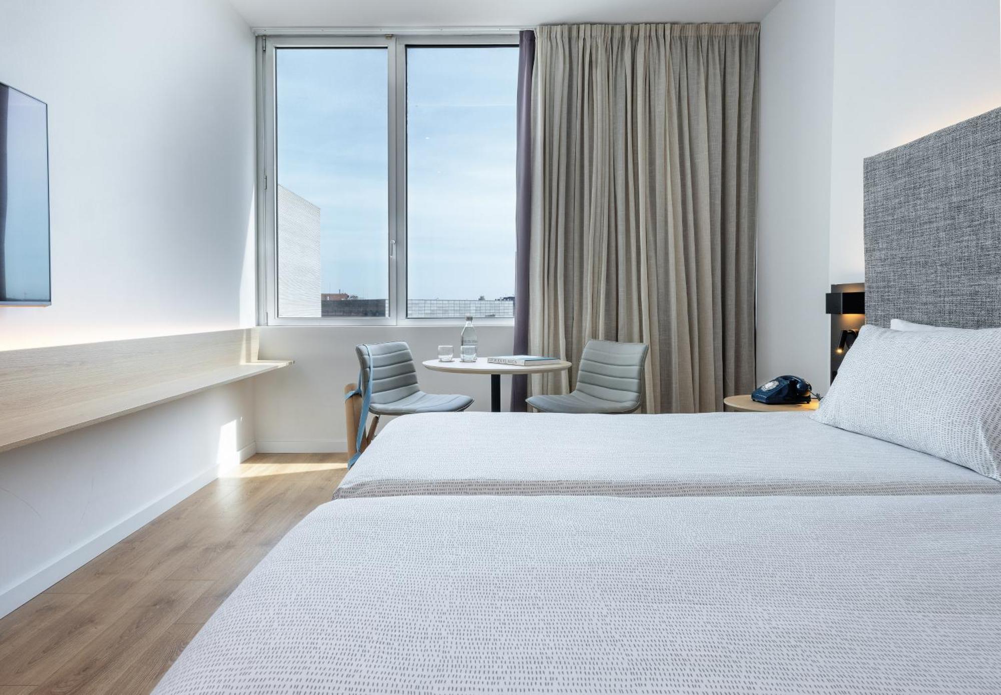 Hotel Barcelona Aeropuerto, affiliated by Meliá El Prat de Llobregat Esterno foto