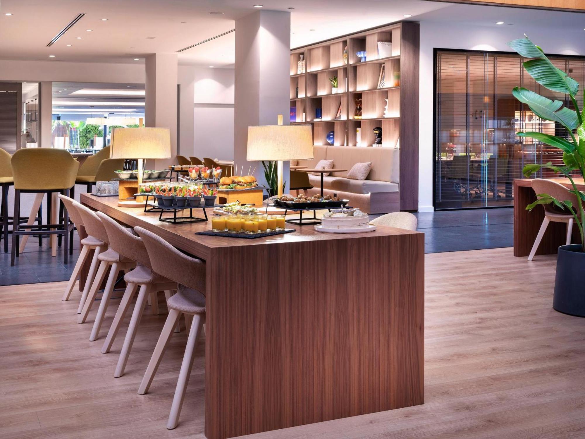 Hotel Barcelona Aeropuerto, affiliated by Meliá El Prat de Llobregat Esterno foto