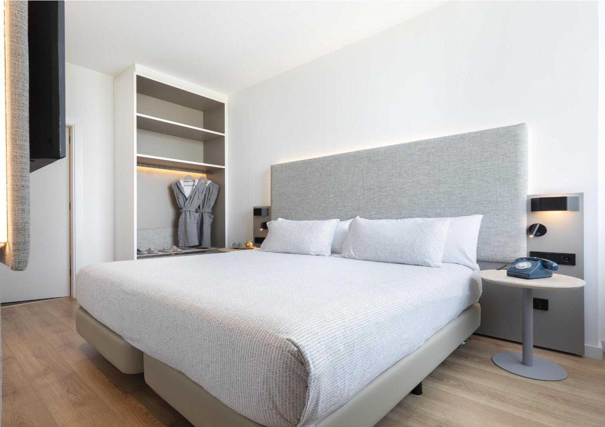 Hotel Barcelona Aeropuerto, affiliated by Meliá El Prat de Llobregat Esterno foto